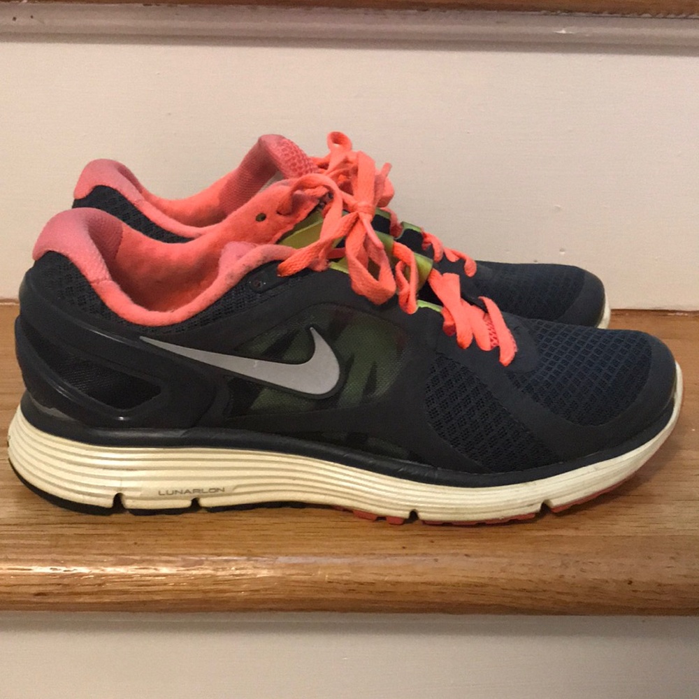 NIKE Women’s Sneakers VGUC 8.5